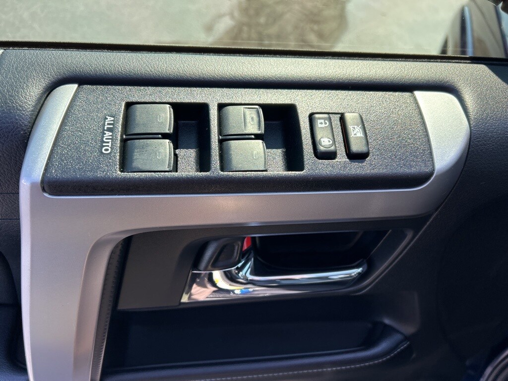 2024 Toyota 4Runner SR5 Premium photo 4