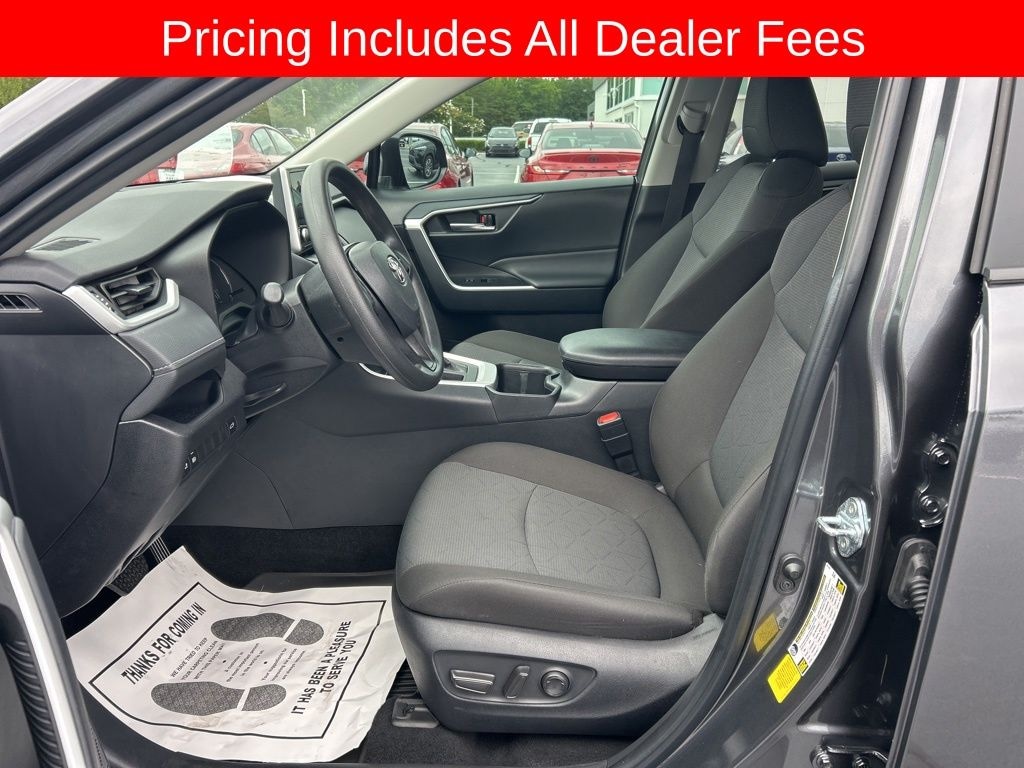 Used 2025 Toyota RAV4 XLE SUV