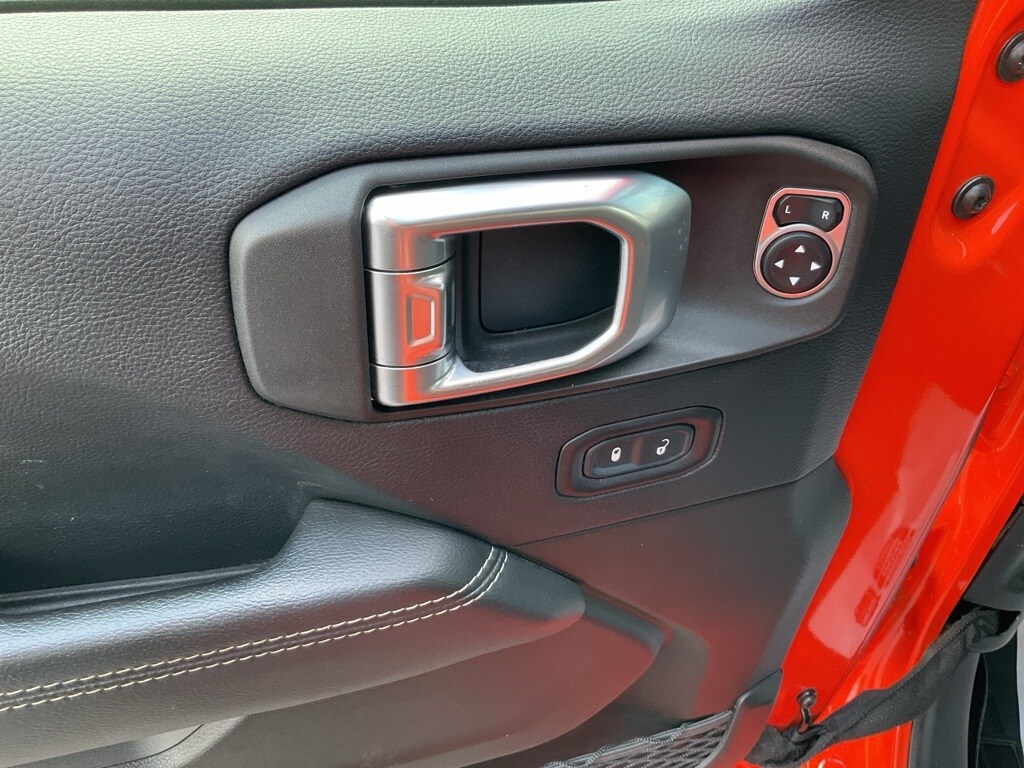 2018 Jeep Wrangler Unlimited Sahara photo 4