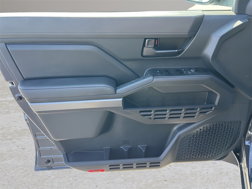 2024 Toyota Tacoma SR5 photo 3