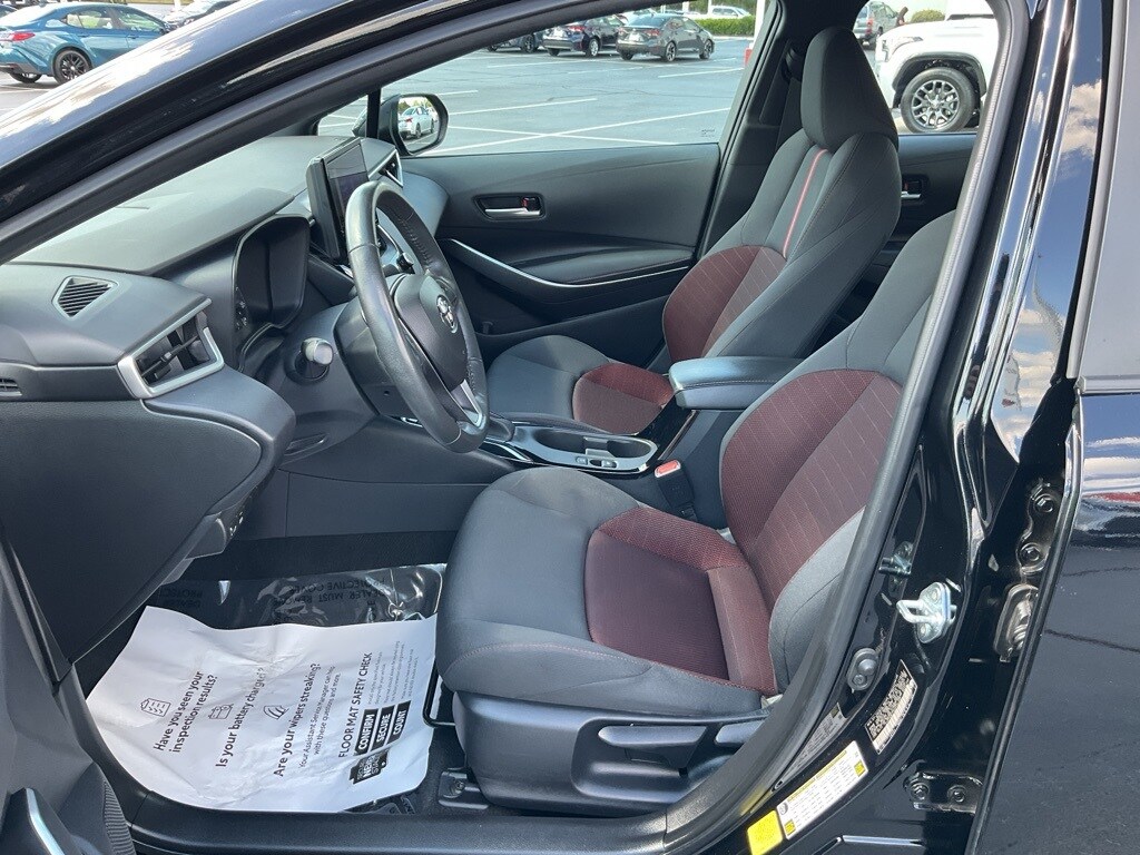 2024 Toyota Corolla SE photo 2