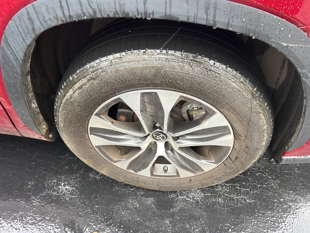 Used 2023 Toyota Highlander L SUV