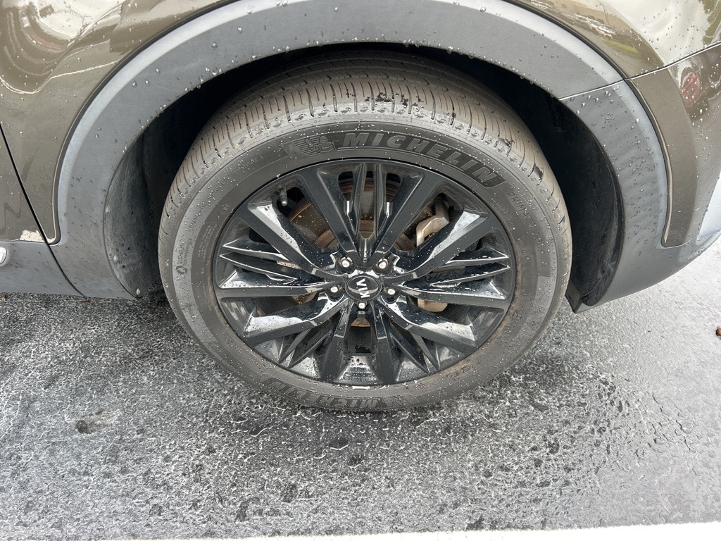 Used 2021 Kia Telluride SX with VIN 5XYP5DHC1MG174584 for sale in Greer, SC