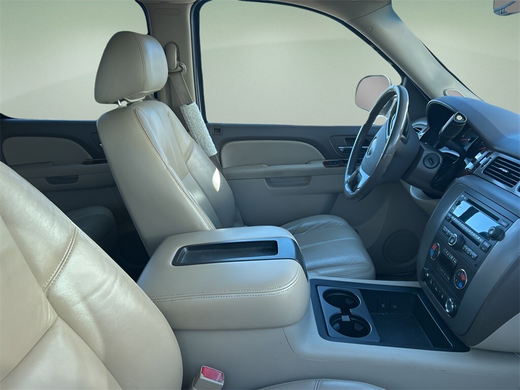 2010 Gmc Yukon XL 1500 SLT photo 4