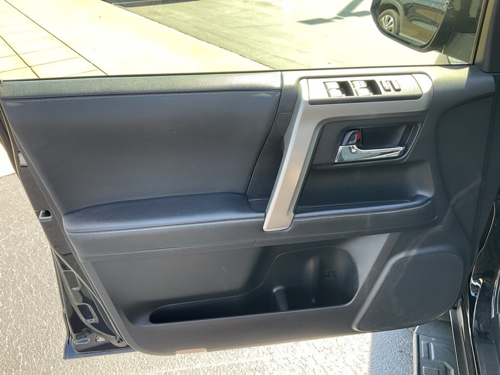 2024 Toyota 4Runner SR5 photo 2