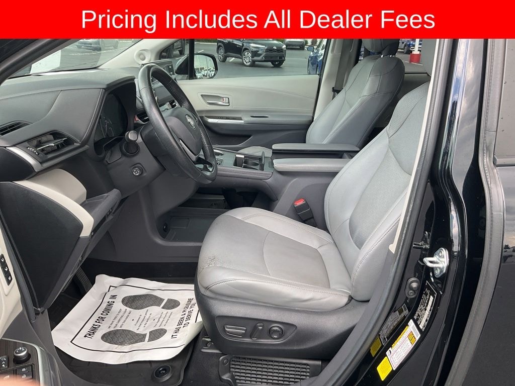 Used 2023 Toyota Sienna Limited 7 Passenger Minivan/Van