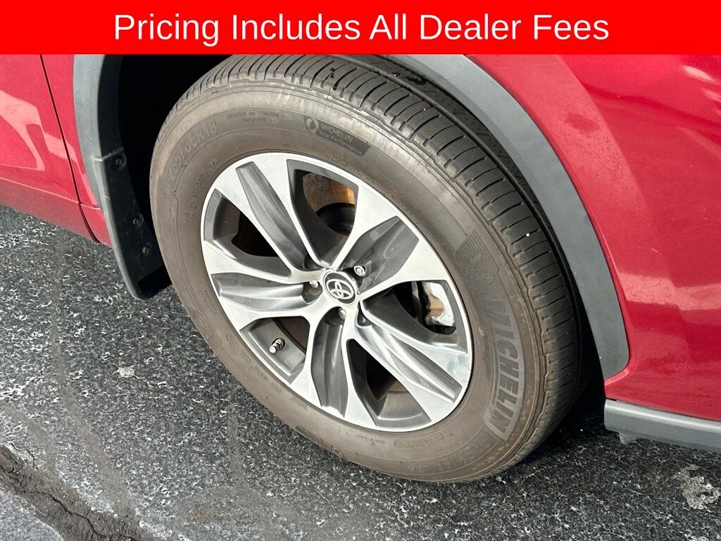 Used 2024 Toyota Highlander LE SUV