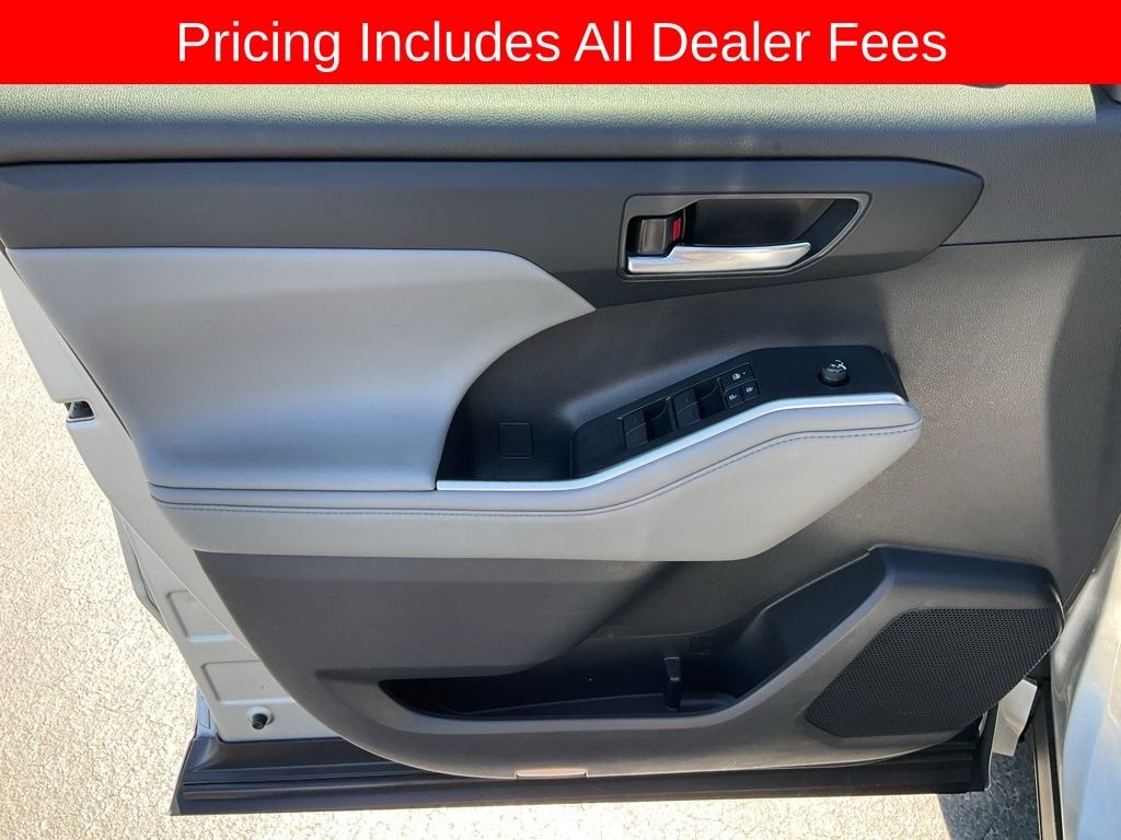 Used 2022 Toyota Highlander XLE SUV