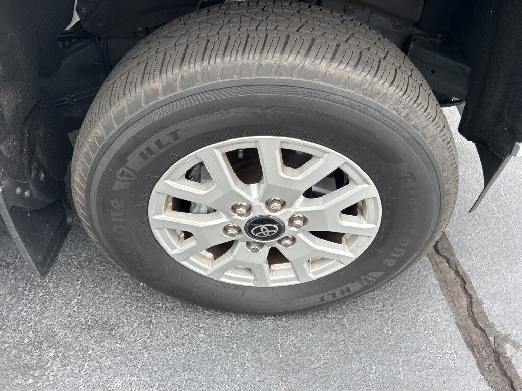 2024 Toyota Tacoma SR5 photo 2