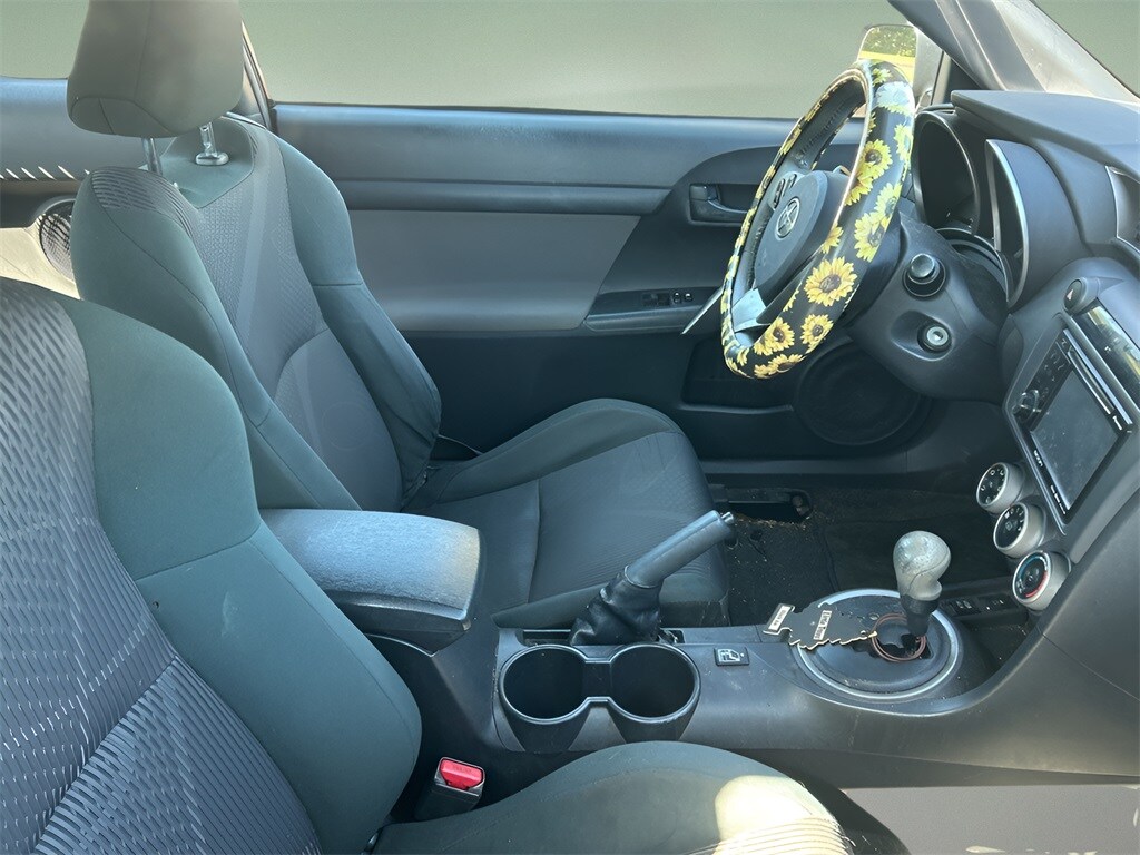 2012 Scion tC photo 2