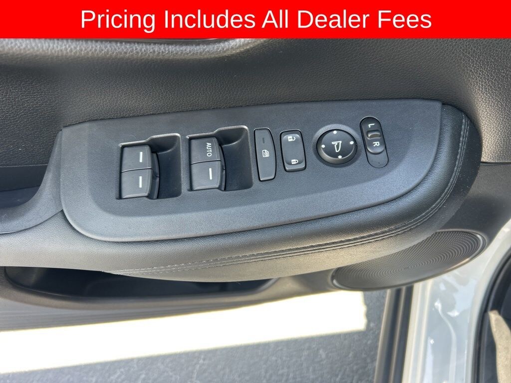 Used 2025 Honda HR-V LX SUV