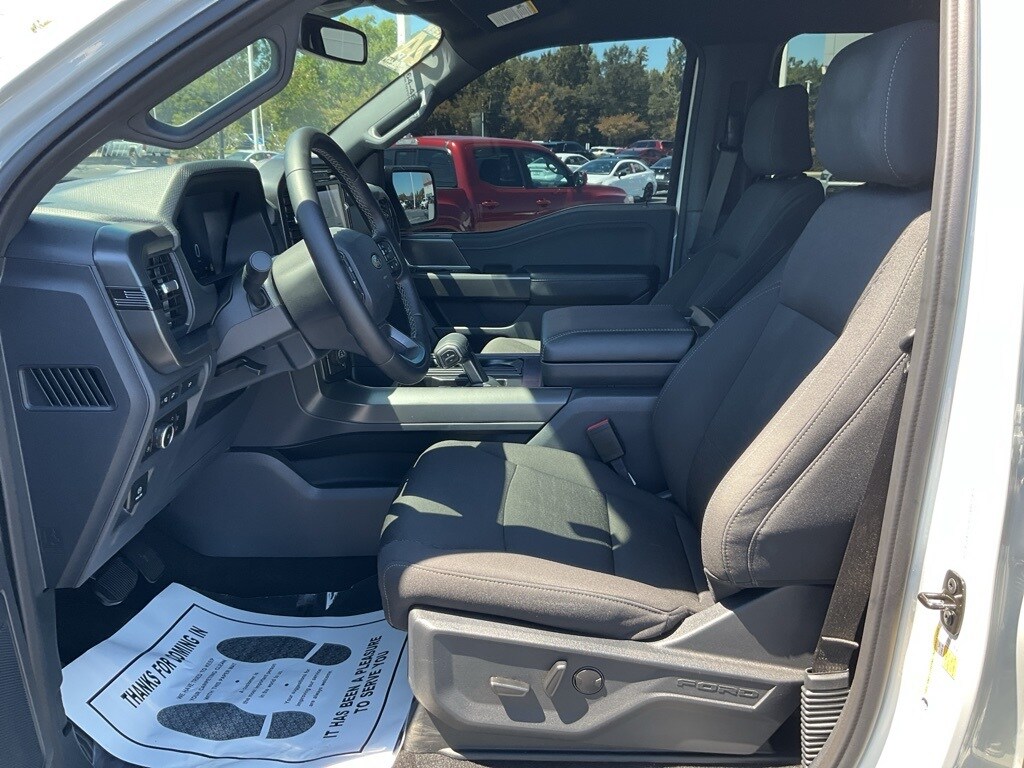 2024 Ford F-150 XLT photo 2