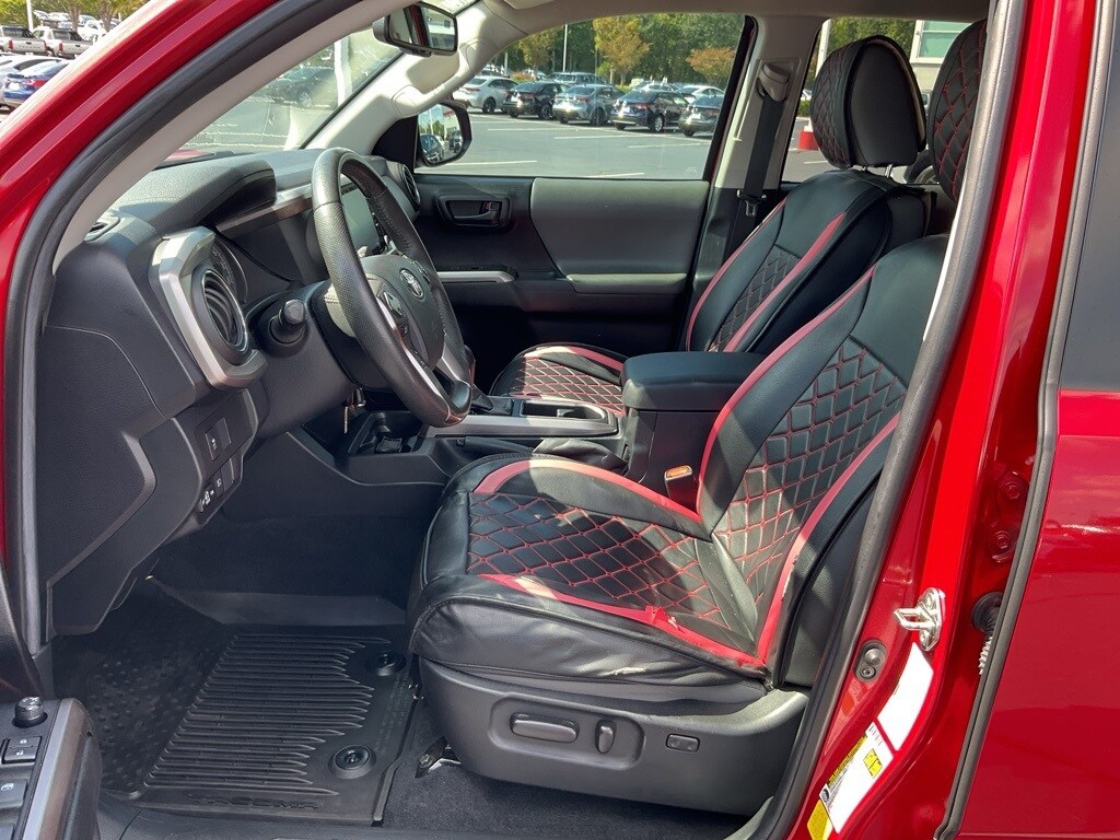 2022 Toyota Tacoma SR5 V6 photo 2