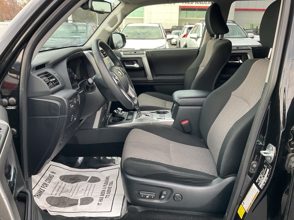 2024 Toyota 4Runner SR5 photo 2