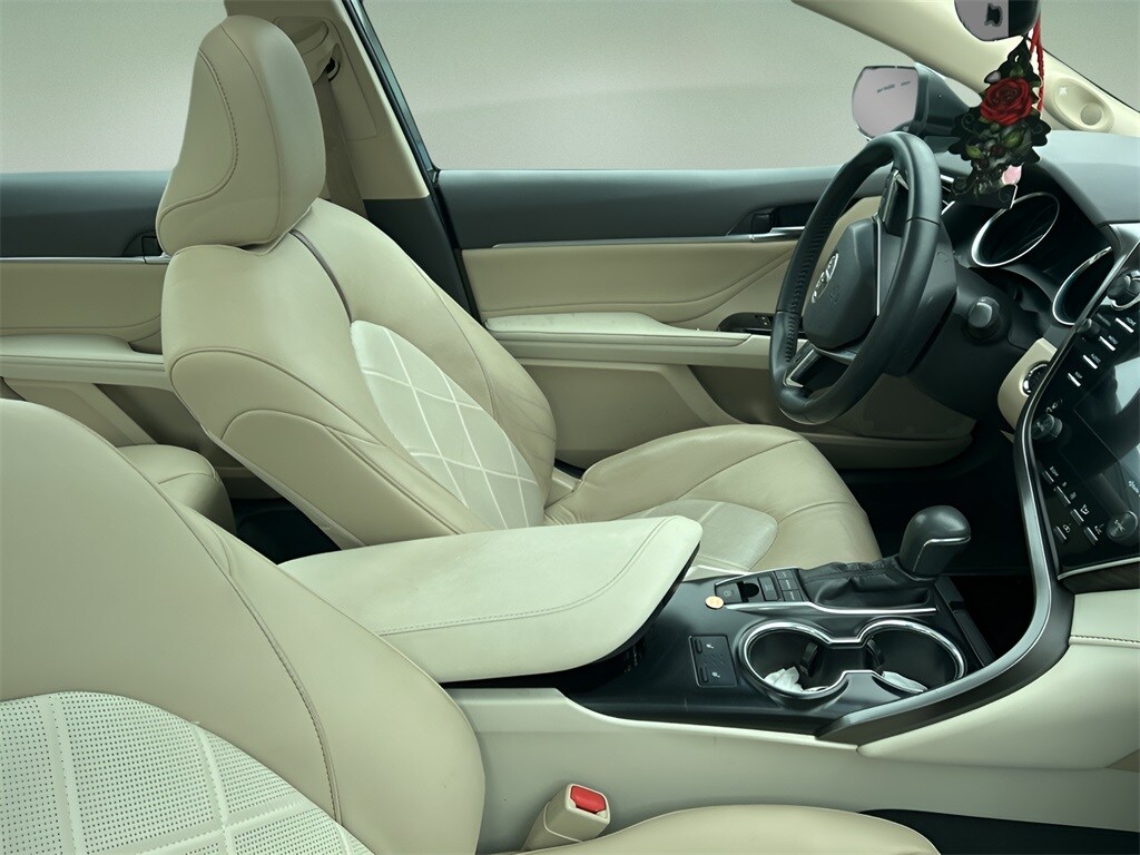 2018 Toyota Camry XLE V6 photo 4