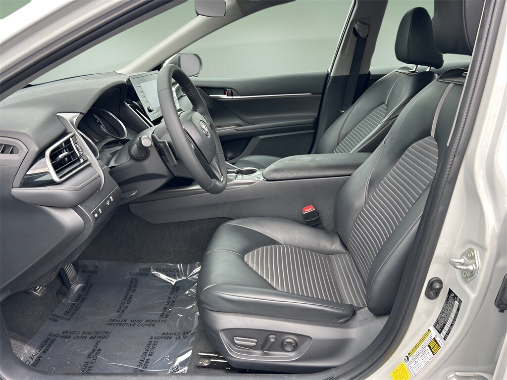 2023 Toyota Camry SE photo 2