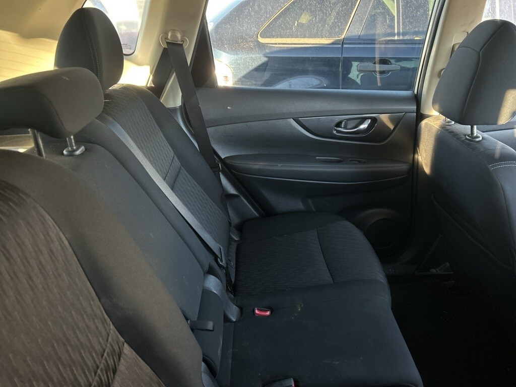 2020 Nissan Rogue SV photo 4