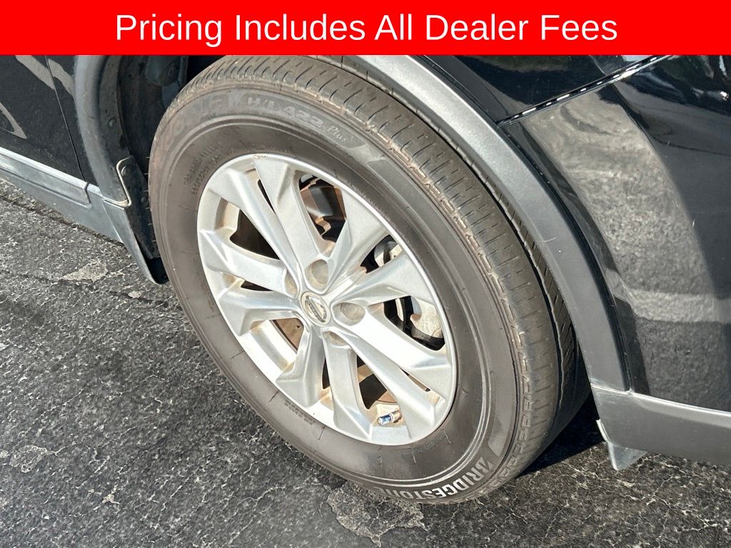 Used 2014 Nissan Rogue SV with VIN 5N1AT2MT2EC846112 for sale in Greer, SC