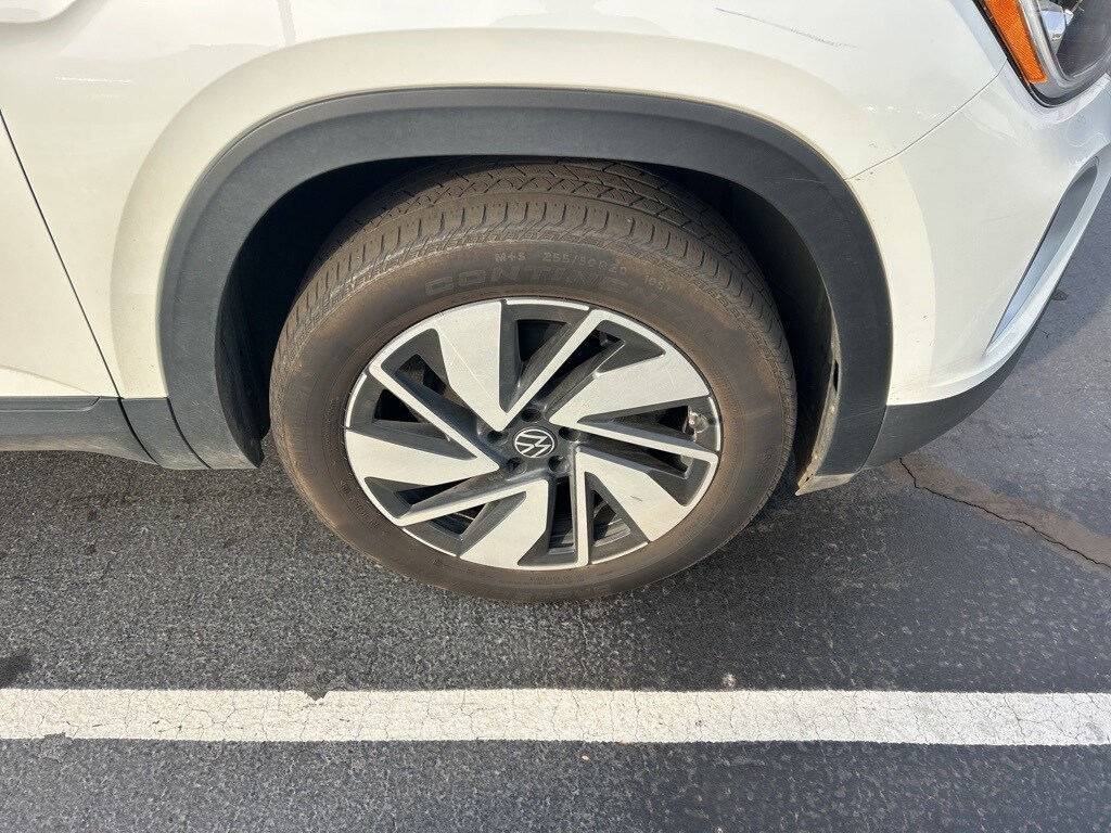 Used 2024 Volkswagen Atlas 2.0T SE w/Technology SUV