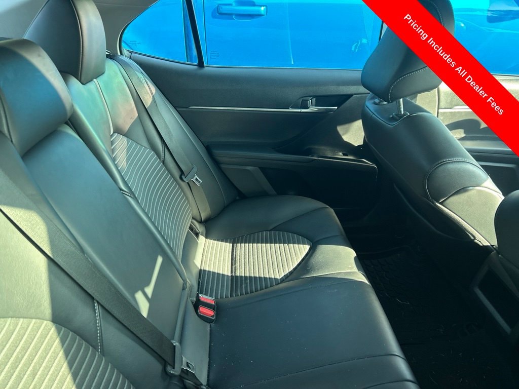 Used 2020 Toyota Camry SE Sedan