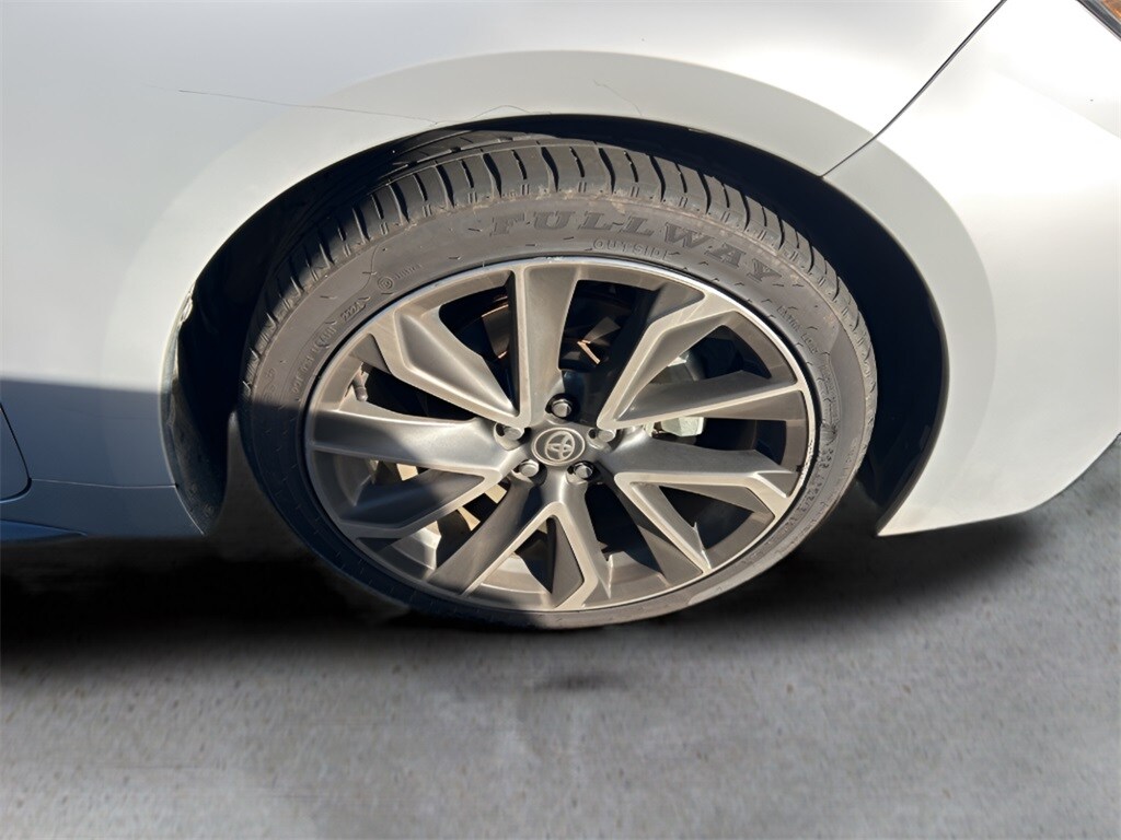 2022 Toyota Corolla SE photo 2