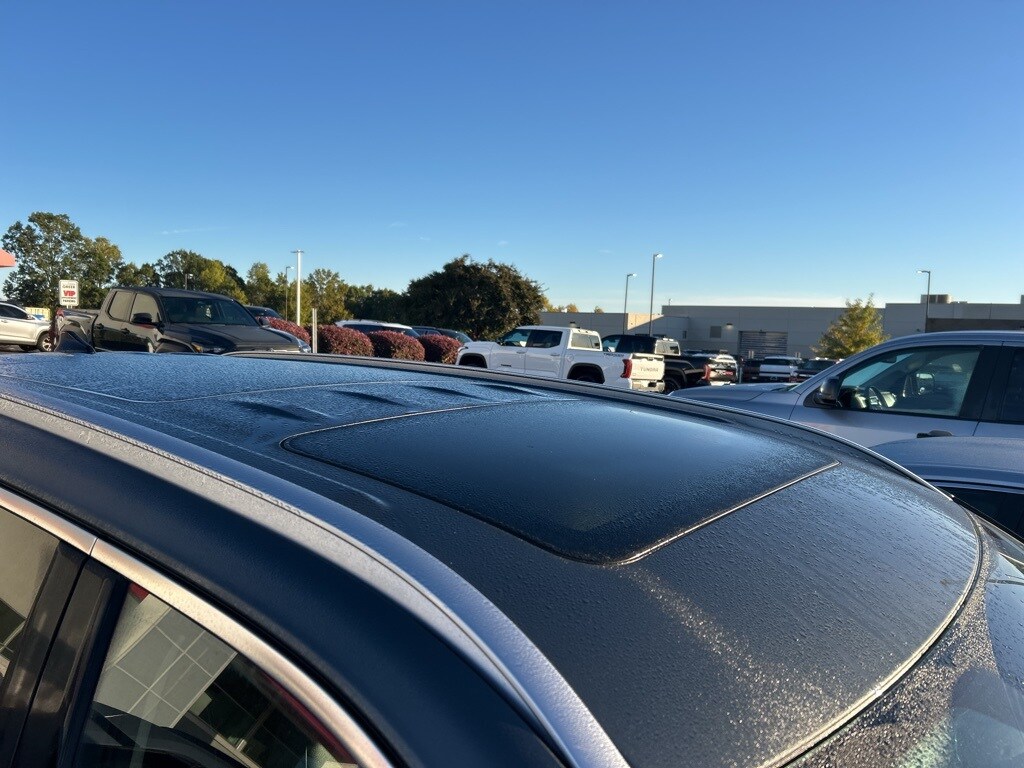 2024 Hyundai Palisade Limited photo 2