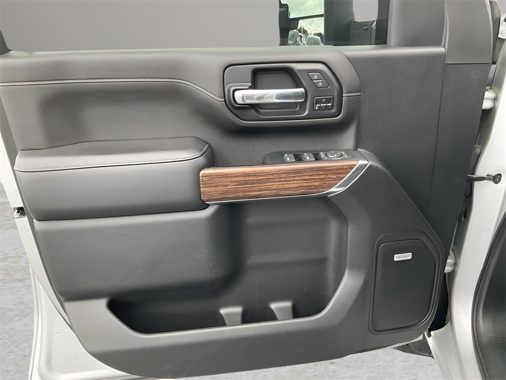 2022 Chevrolet Silverado 2500HD High Country photo 4