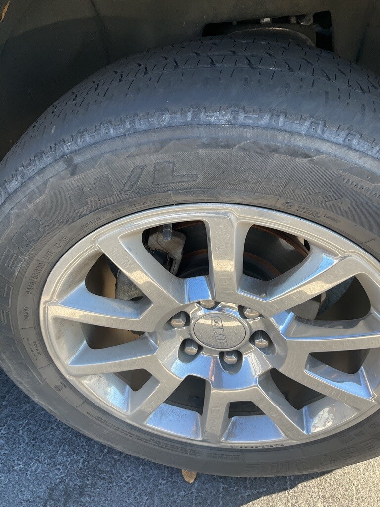 2017 Gmc Yukon Denali photo 2