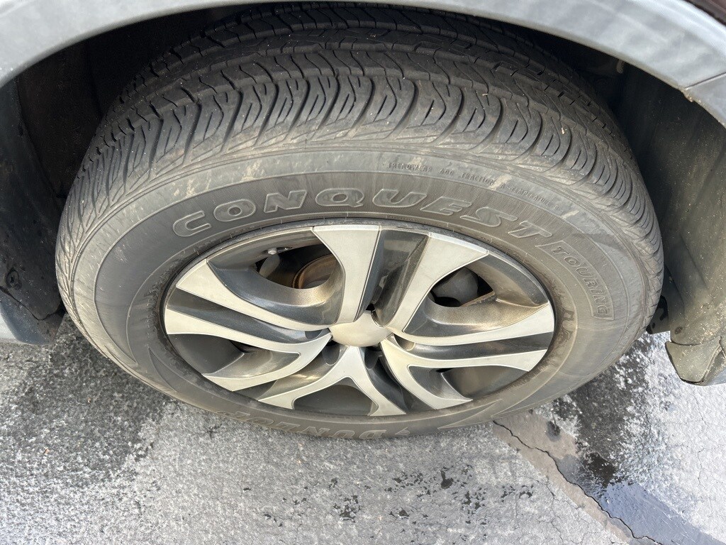 2018 Toyota RAV4 LE photo 2