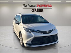 2021 Toyota Sienna XLE Minivan/Van