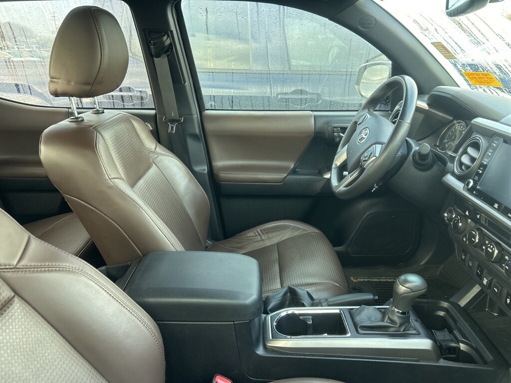 2020 Toyota Tacoma Limited V6 photo 3