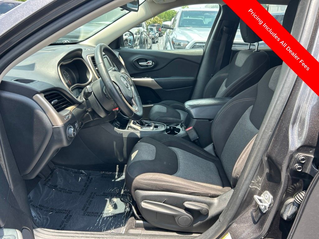 Used 2018 Jeep Cherokee Latitude with VIN 1C4PJLCB7JD556844 for sale in Greer, SC