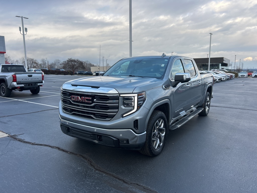 2024 GMC Sierra 1500 SLT's photo