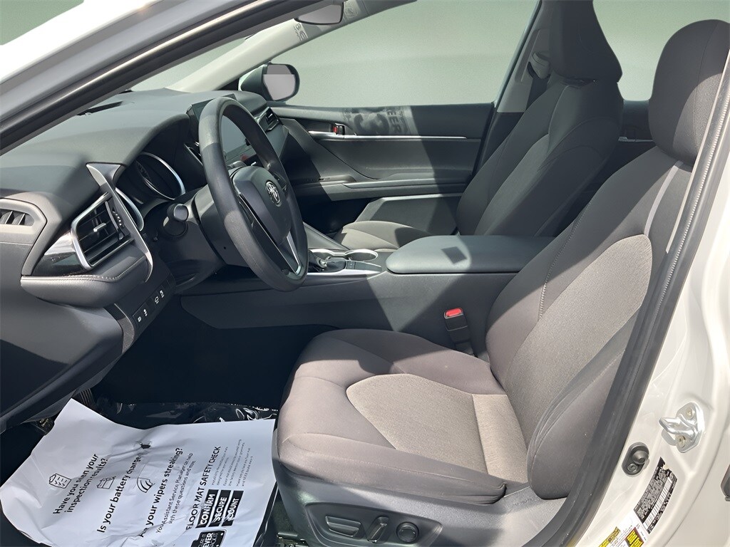 2023 Toyota Camry LE photo 2