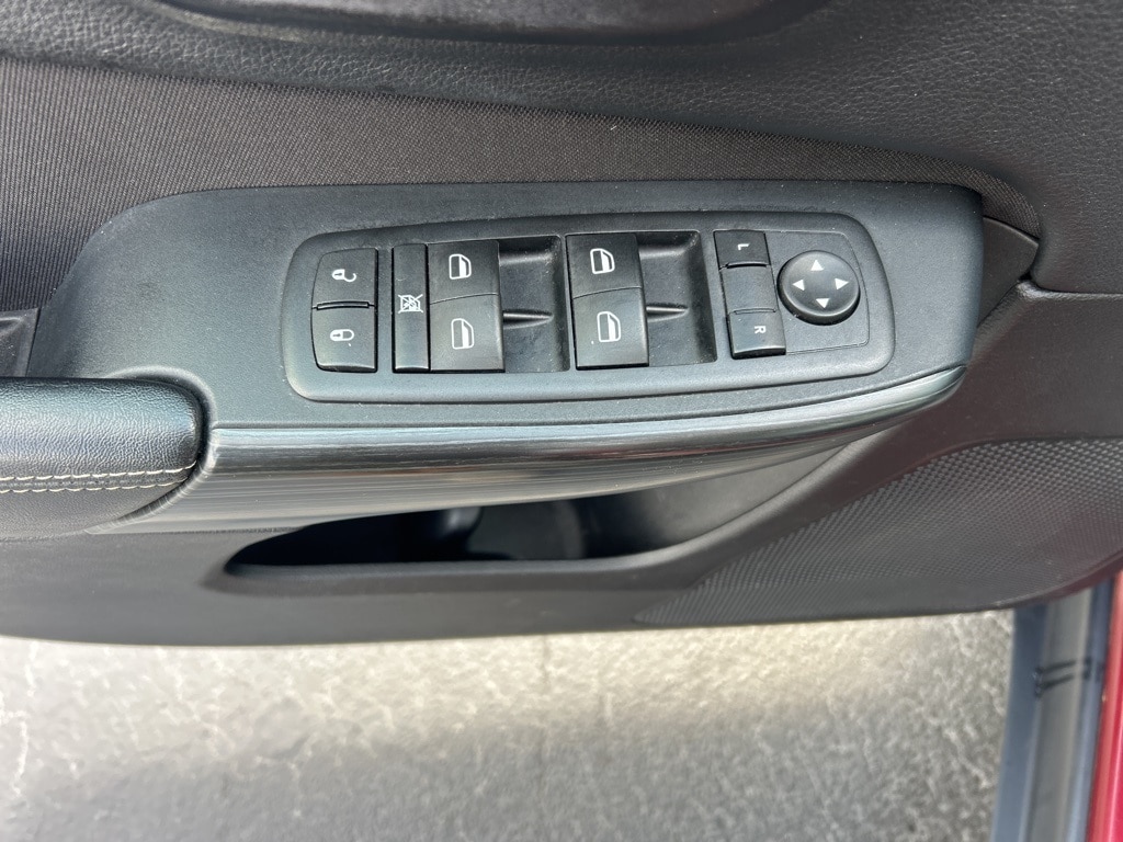 2015 Jeep Cherokee Sport photo 4