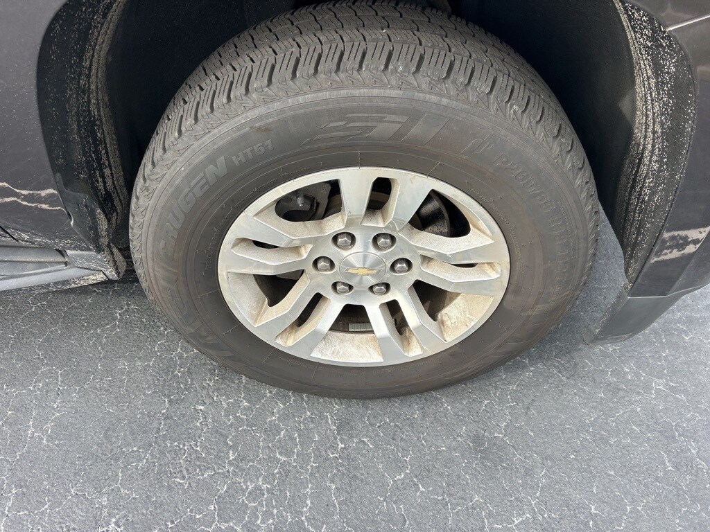 2018 Chevrolet Tahoe LT photo 2