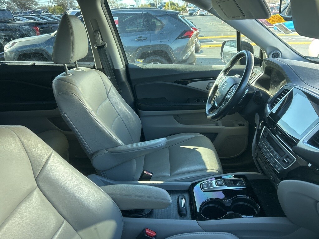 Used 2018 Honda Pilot Touring FWD SUV