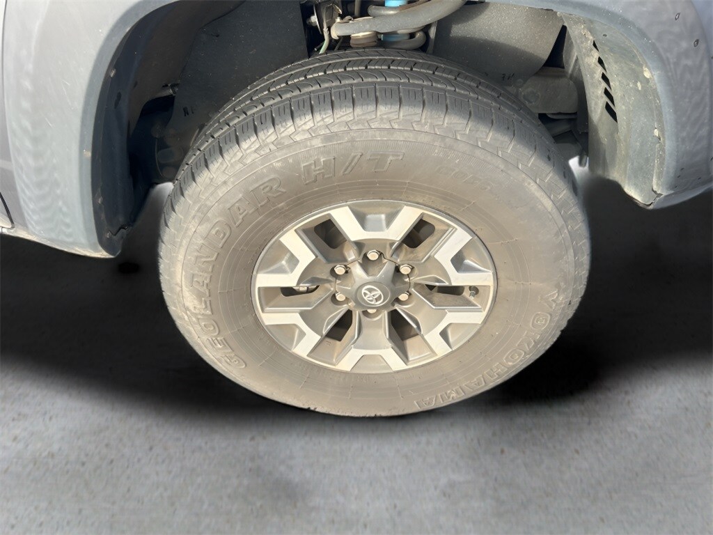 2021 Toyota Tacoma TRD Off-Road V6 photo 2