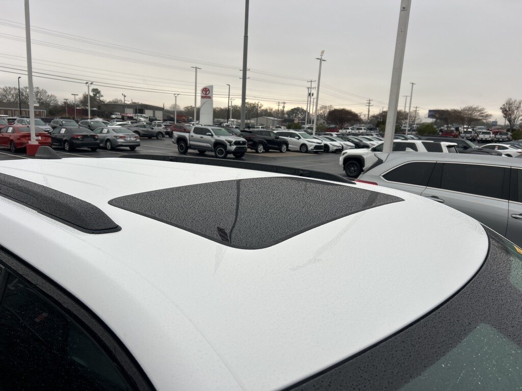 Used 2025 Jeep Grand Cherokee Laredo SUV