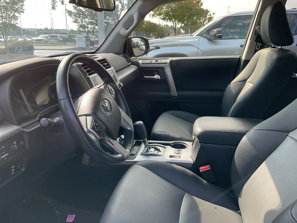 2023 Toyota 4Runner SR5 Premium photo 3