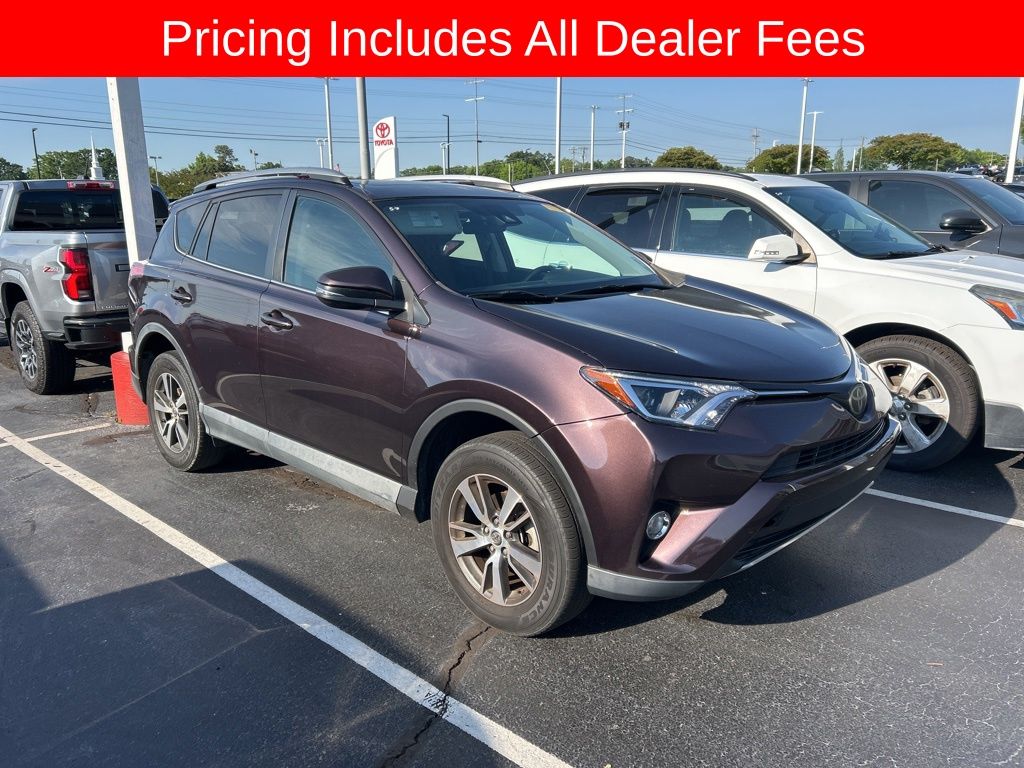 2017 Toyota RAV4 XLE's photo