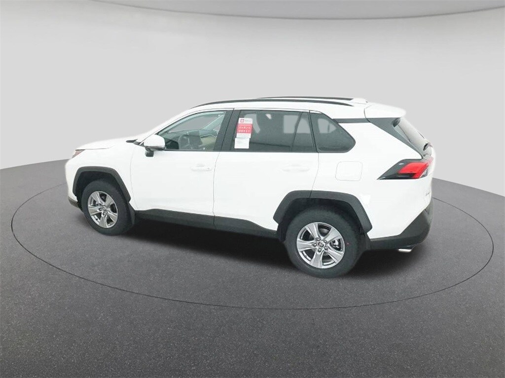 2025 Toyota RAV4 XLE photo 3