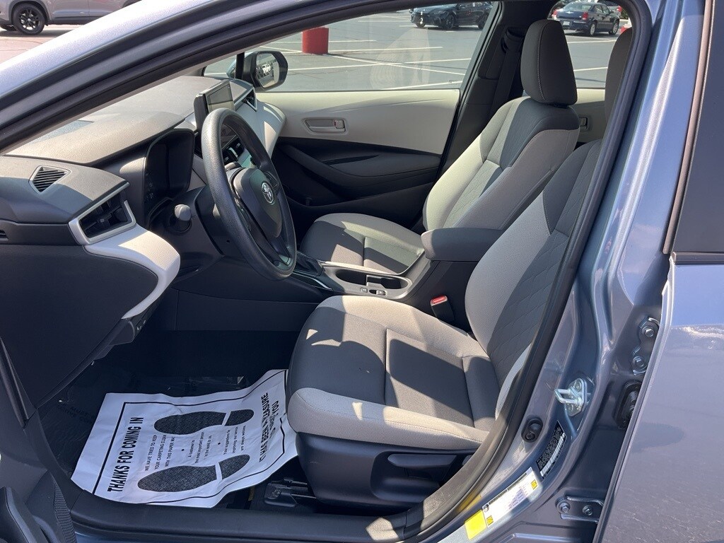 2024 Toyota Corolla LE photo 2