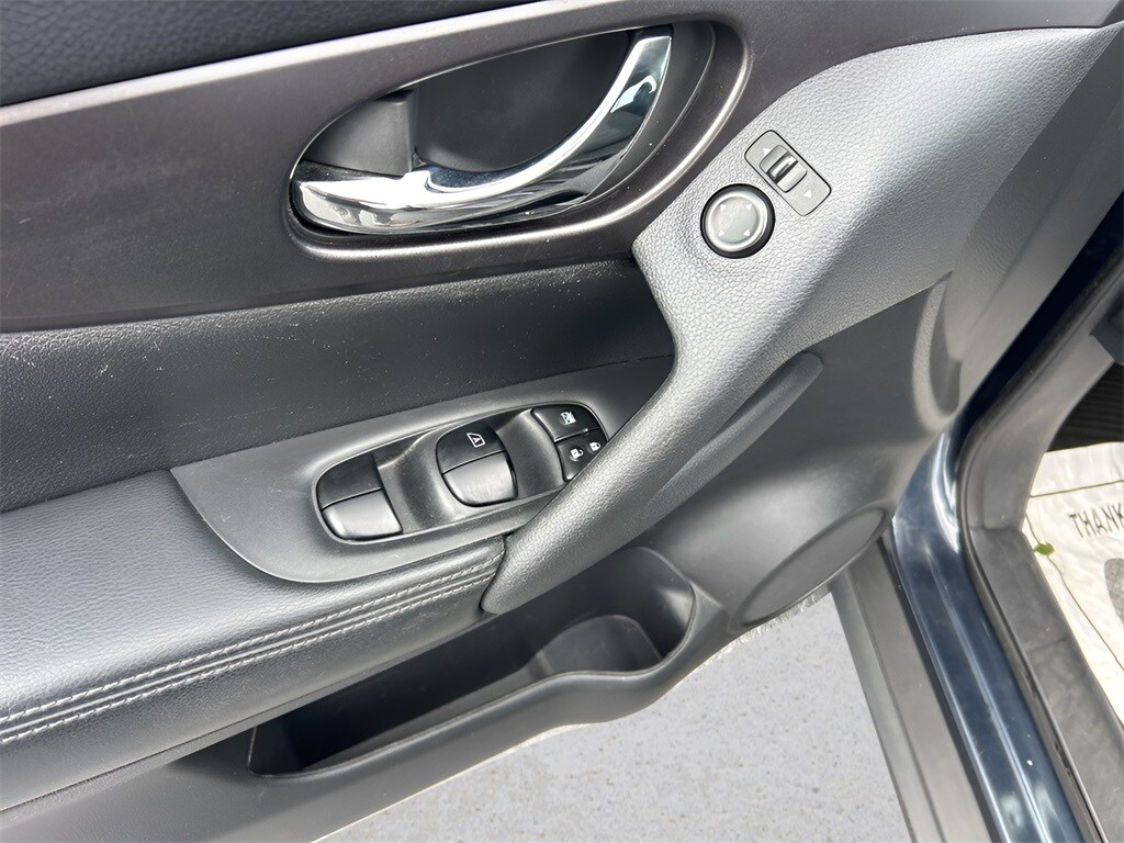 2016 Nissan Rogue S photo 4