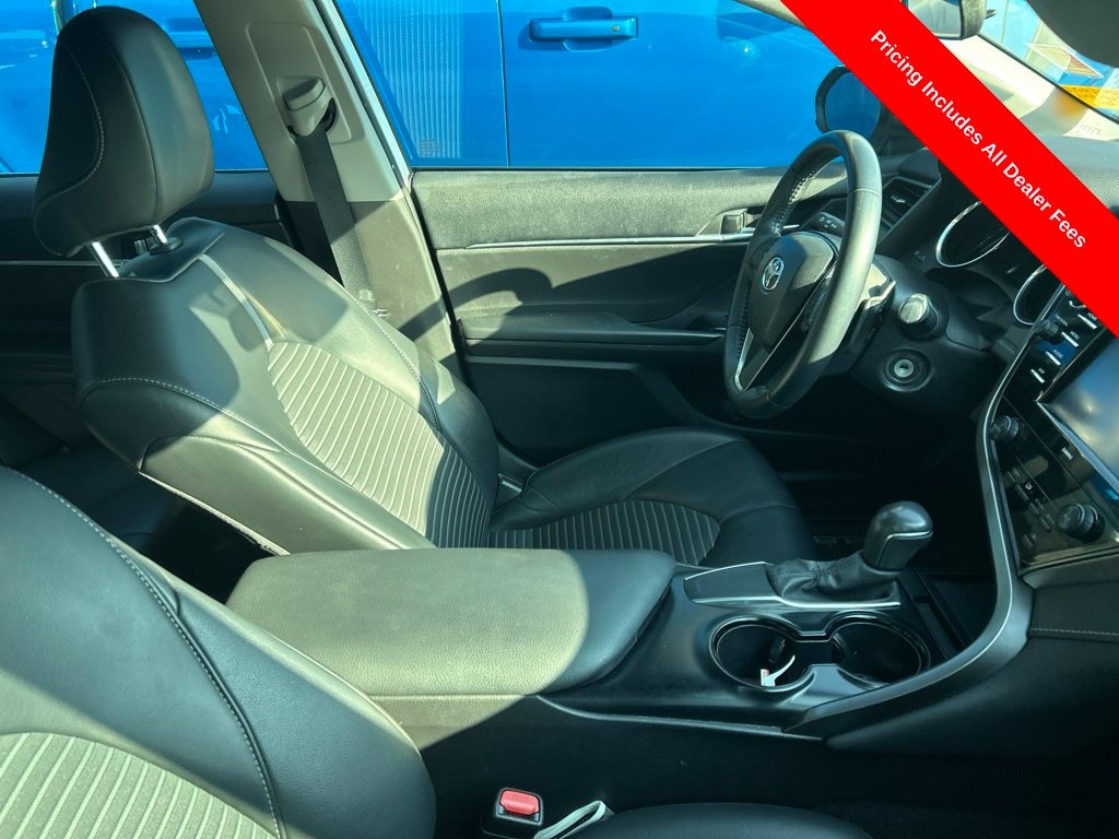 Used 2020 Toyota Camry SE Sedan