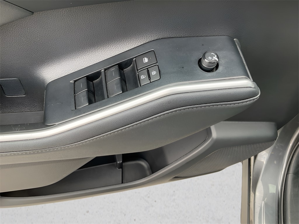 Used 2024 Toyota Highlander LE SUV