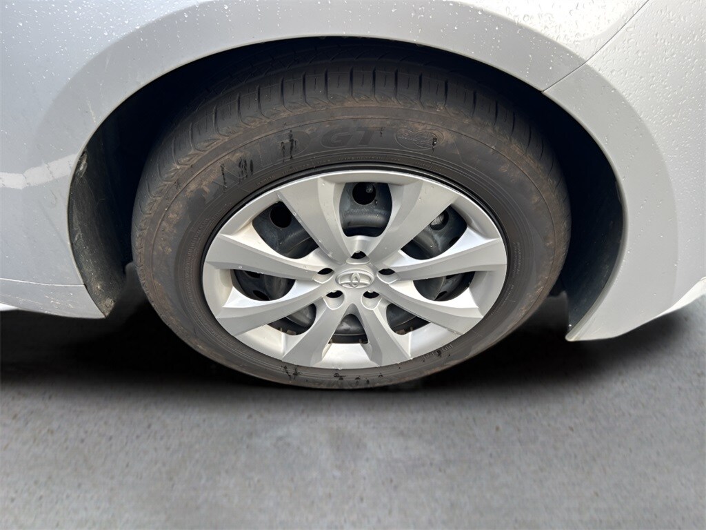 2025 Toyota Corolla Hybrid LE photo 2