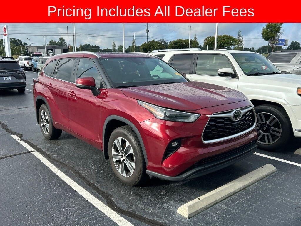 Used 2024 Toyota Highlander LE SUV