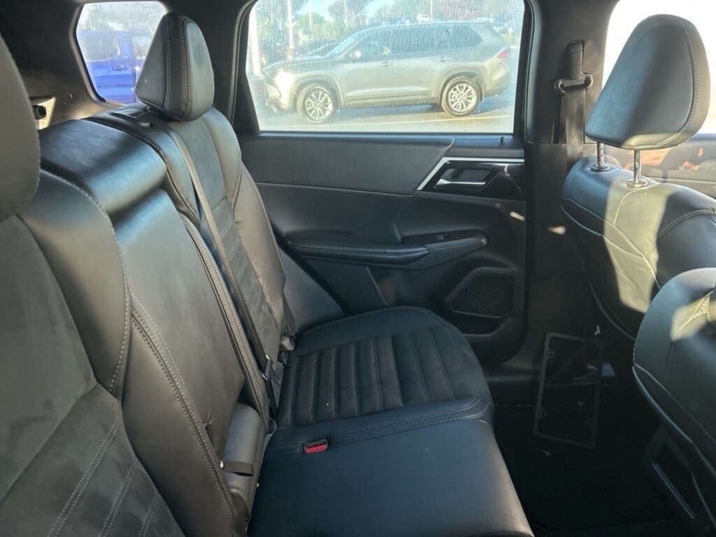 2022 Mitsubishi Outlander SE photo 4