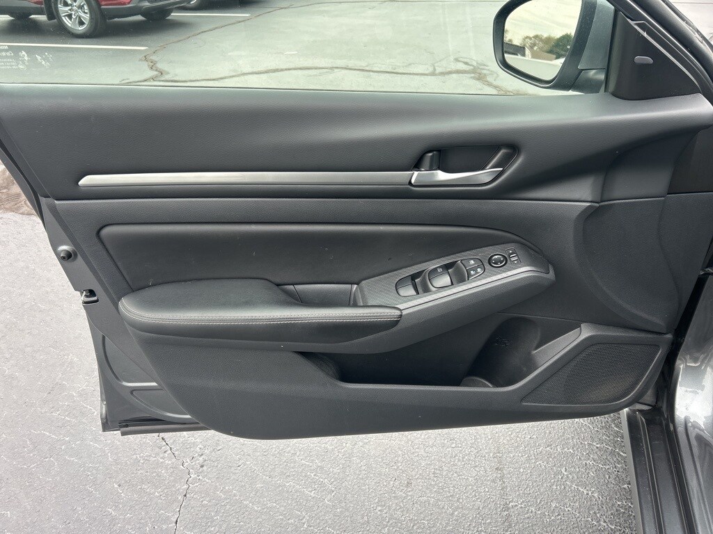 2022 Nissan Altima 2.5 SV photo 3